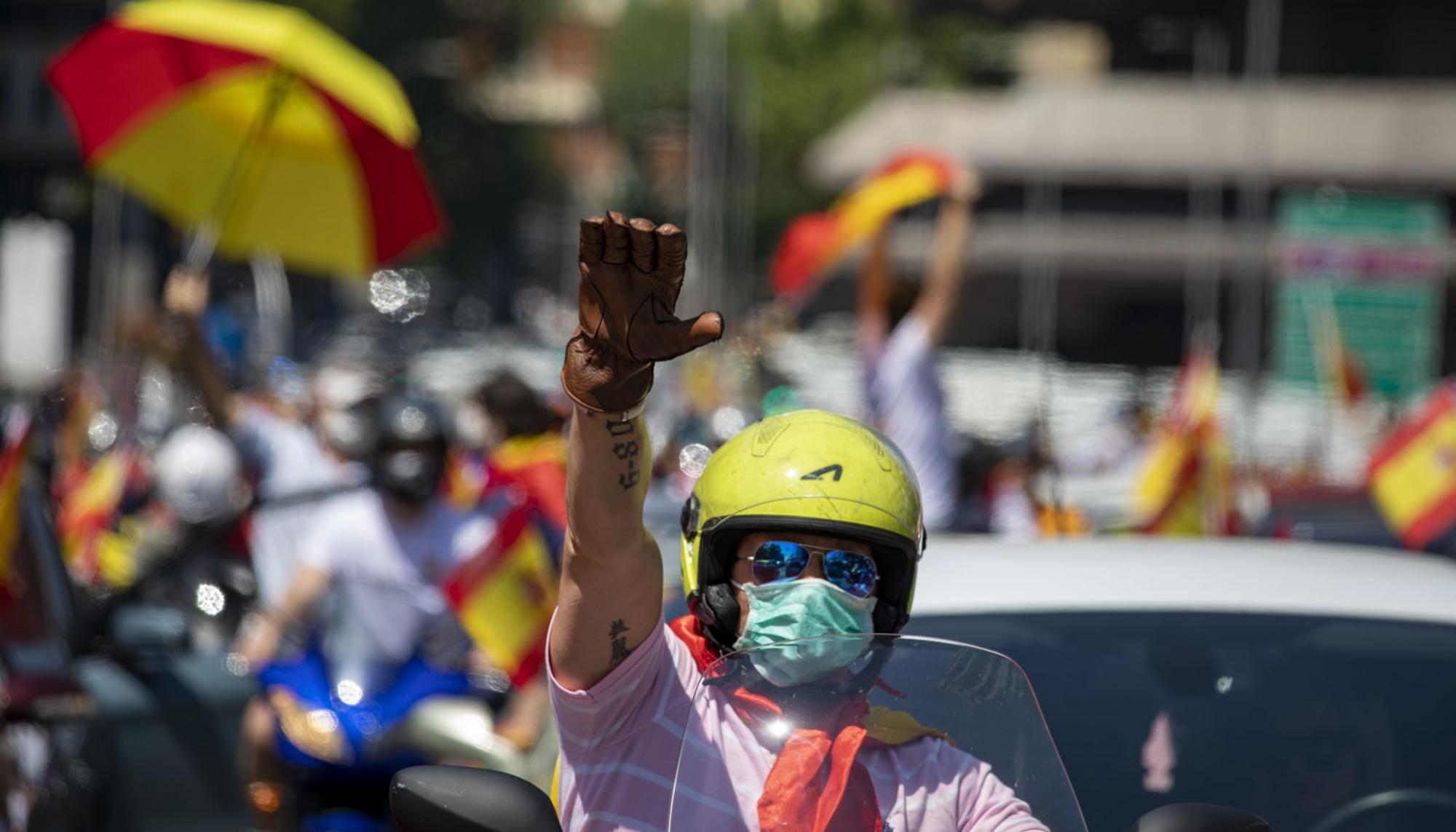 Manifestacion en coche extrema derecha - 9